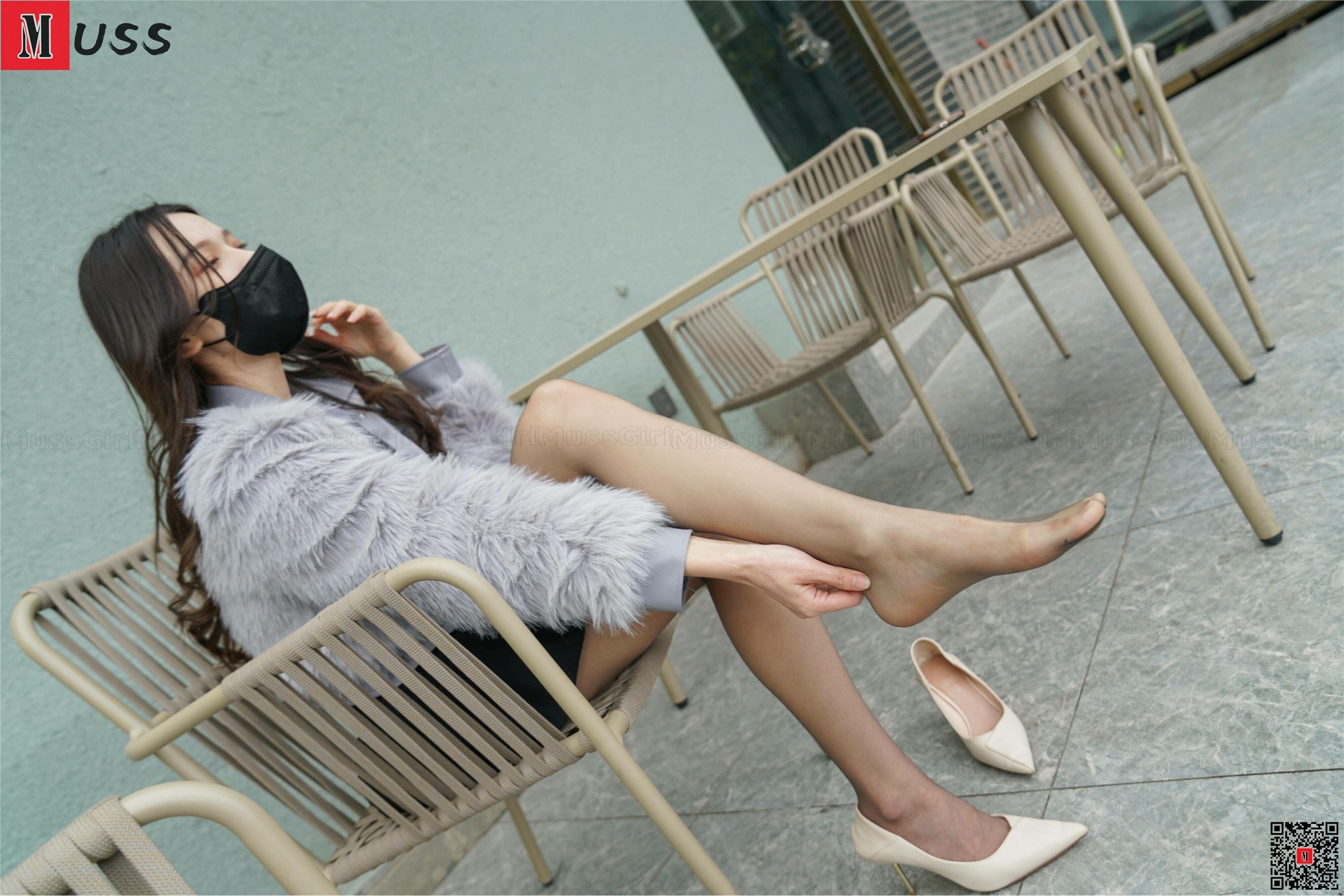 MussGirl慕丝女郎  NO.201 户外灰丝超短裙高跟